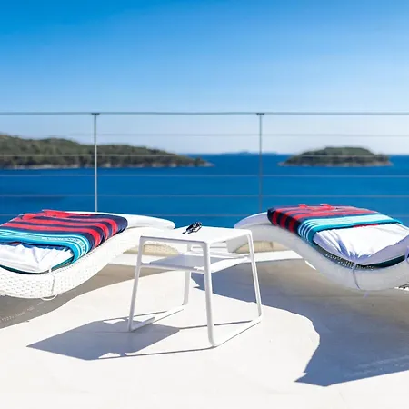 Villa Desire - Three Bedroom With Pool And Sea View