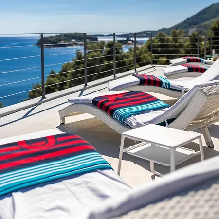 Desire - Three Bedroom With Pool And Sea View Villa *