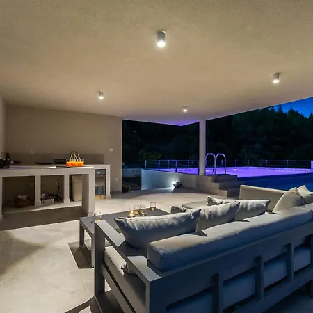 Desire - Three Bedroom With Pool And Sea View Villa *