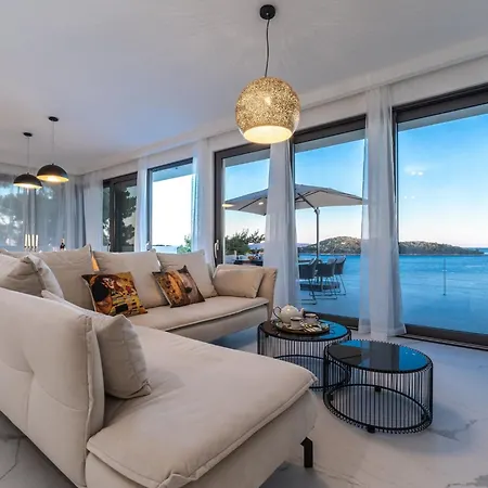 Villa Desire - Three Bedroom With Pool And Sea View *