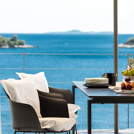 Villa Desire - Three Bedroom With Pool And Sea View