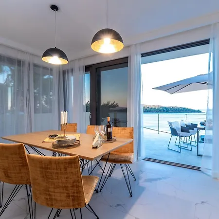 Desire - Three Bedroom With Pool And Sea View * Prižba